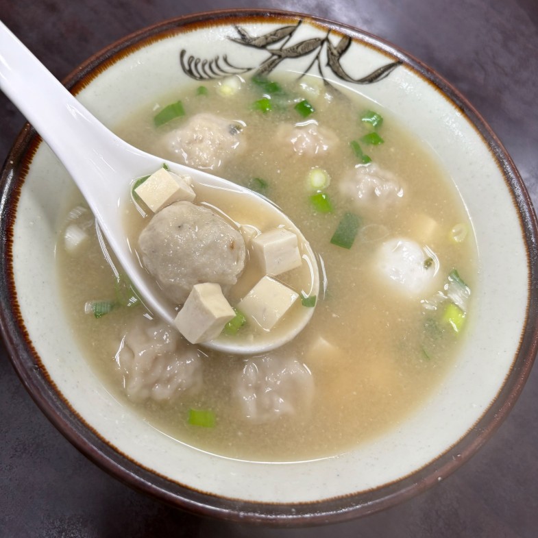 【板橋人帶路】巷弄內「桂林炸醬麵」雙醬最對味，菜單全都銅板價