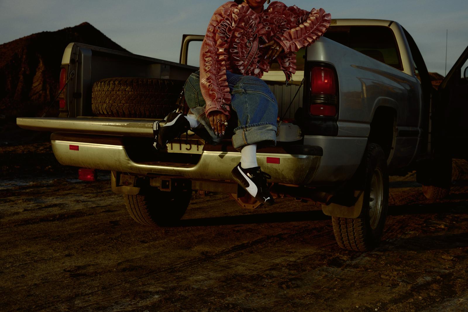 Puma Speedcat 在去年回歸,成功將薄底鞋趨勢帶向高峰。