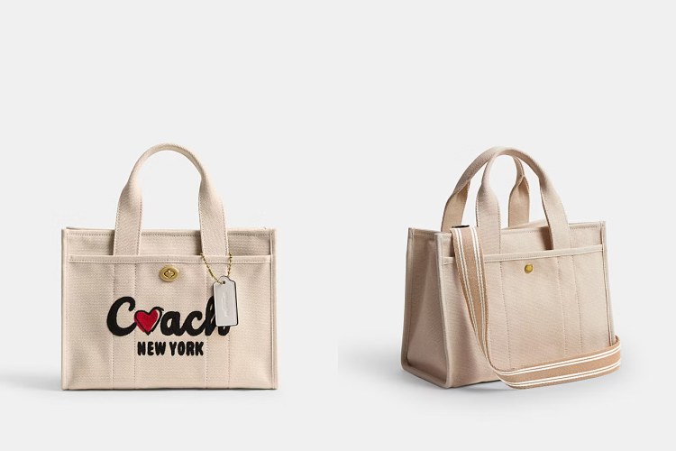 Coach帆布Cargo 26 愛心托特包，商品價格 NTD 9,900。