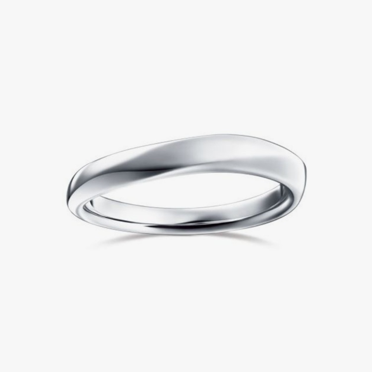 TASAKI 將數學符號「∞」轉化為永恆承諾的象徵，Infinita Line 婚戒以鉑金勾勒出流暢曲線，簡單卻富涵意義。