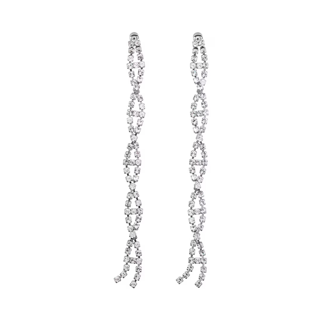 在設計上一直都很有個性的 Balenciaga，在本次亦推出一款超長的垂墜式耳環，仿舊的金屬與水晶的感差感，讓帶有典雅氣質的耳環多了幾分帥性