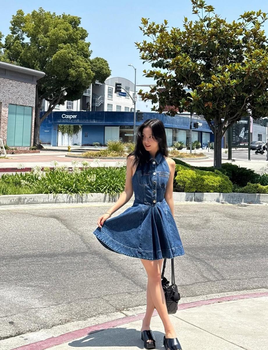 Jisoo穿搭連續三天都靠「它」？Dior新款包登場！三大亮點連《殭屍校園》趙怡賢也愛！