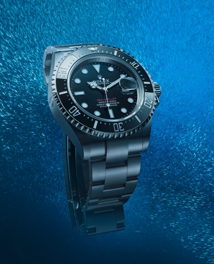 有水鬼,當然就有「鬼王」。這是 Sea-Dweller 或 Deepsea 系列的暱稱,它的防水深度不是300米,而是幾千米等級的猛獸級規格。