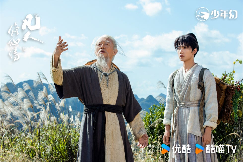 《凡人修仙傳》改編自忘語的同名人氣仙俠小說,由曾打造出《將夜》系列、《夢華錄》等熱播作的楊陽執導,曾執筆《慶餘年》的王裕仁擔任編劇。