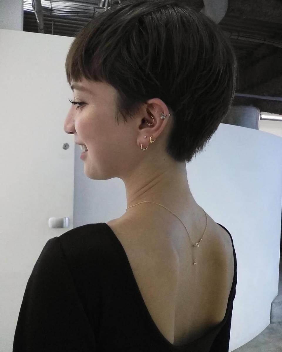 隱藏髮際線髮型5：日系耳上蘋果頭