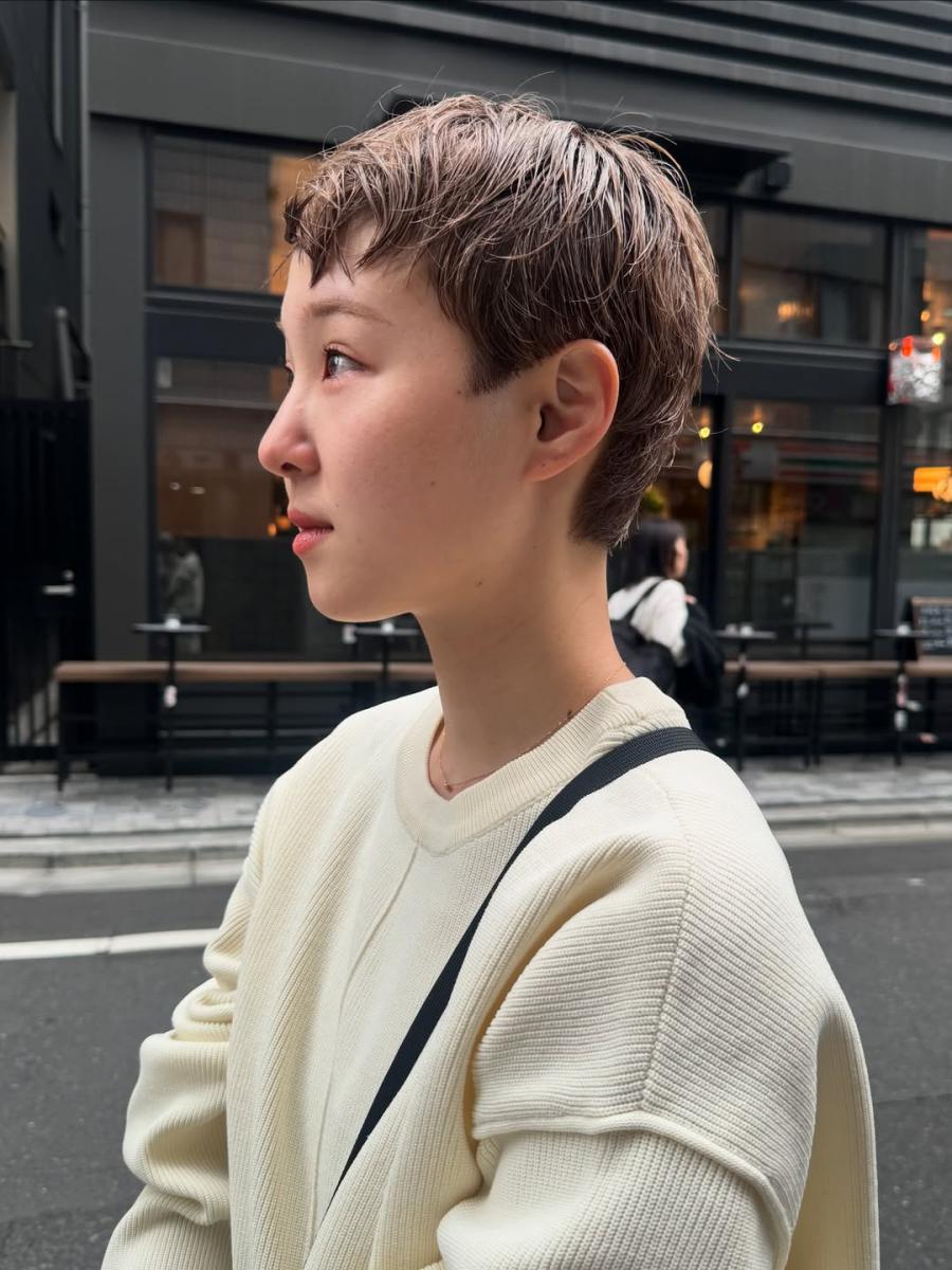 隱藏髮際線髮型4：濕感男孩短髮