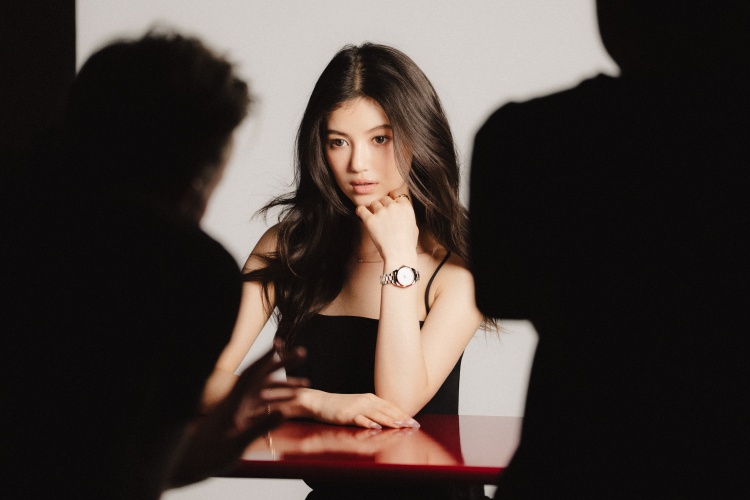 在 NewJeans 裡，Danielle 是第一位踏進高級腕錶圈的代表人物。
