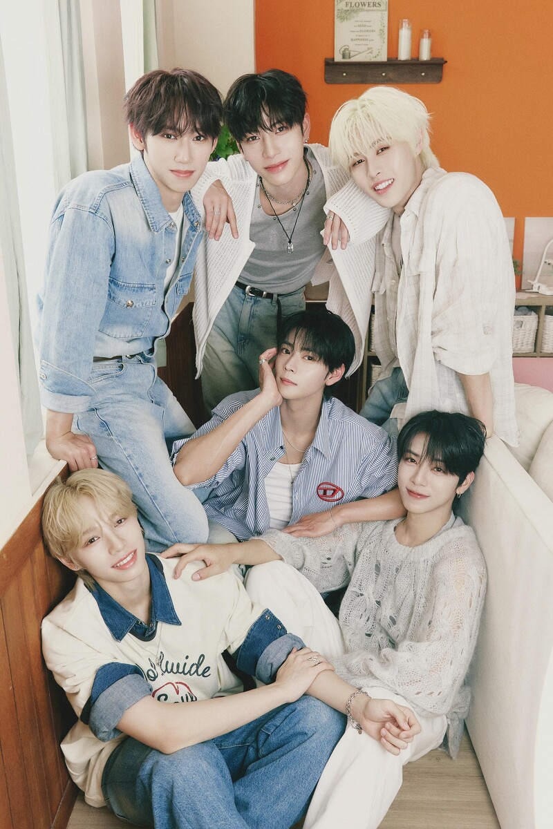 2024 年台灣「天空娛樂」與韓國「Kakao Entertainment」聯合製作的選秀節目《SCOOL：青春不設限》，經過重重的訓練與淘汰關卡，最後以「全民投票＋專業評審」雙軌評比制度，選出前七名成員成功出道。