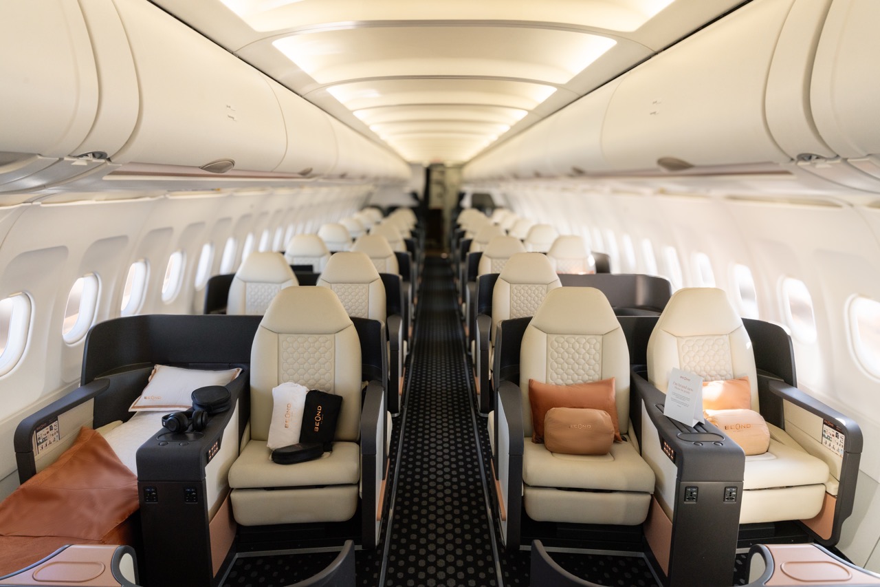 A321機型僅68席,每個座位都是獨立的私人空間,寬闊座距與全平躺設計,讓長途飛行不再是忍耐,而是享受。