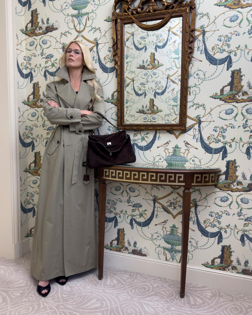 「Rodeo」以現象級的熱潮席捲時尚圈，在近期品牌乘勝追擊推出各種變化的「Rodeo」包，我們在這裡整理出 5 款推薦。