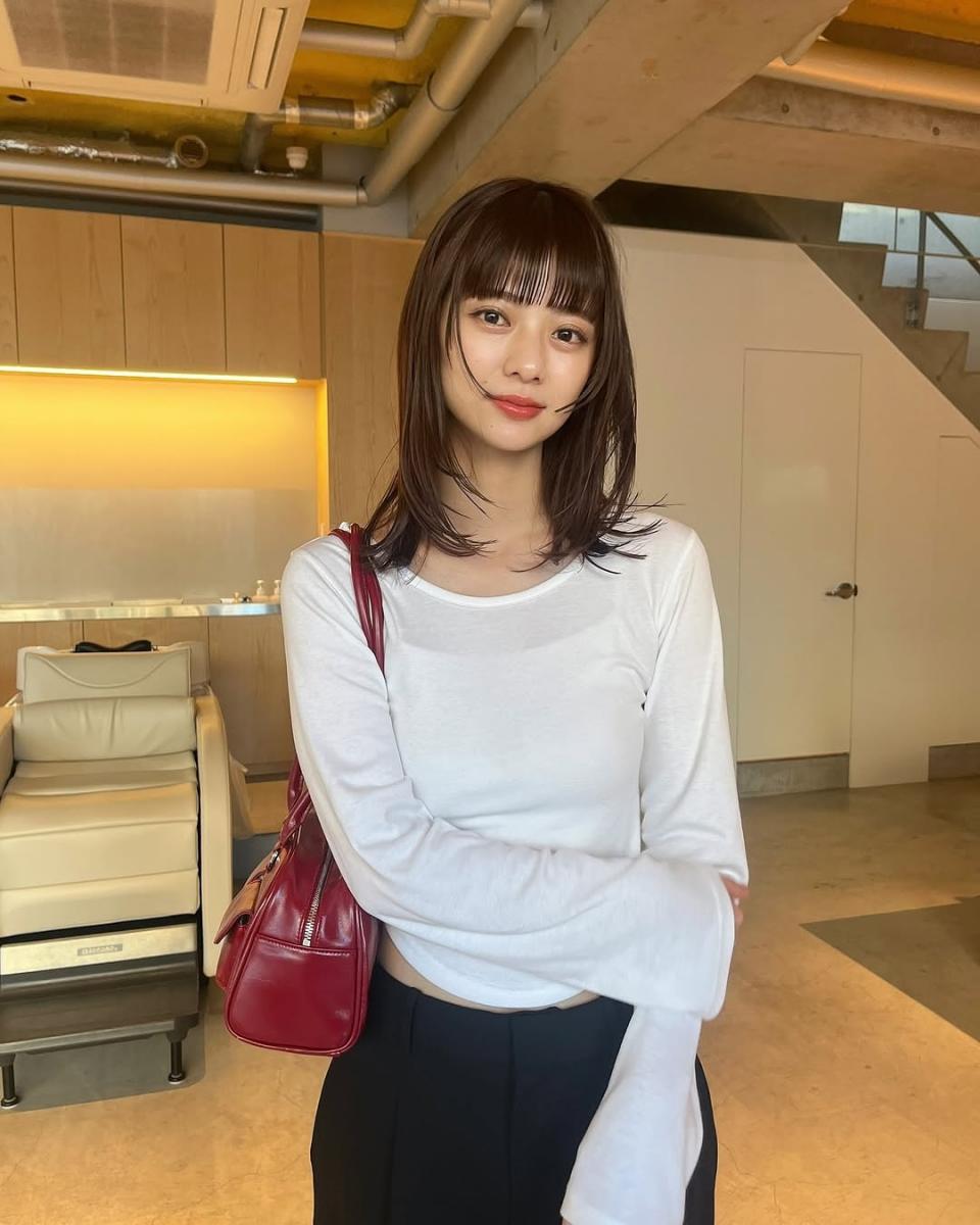 及肩髮型推薦2：齊瀏海層次剪