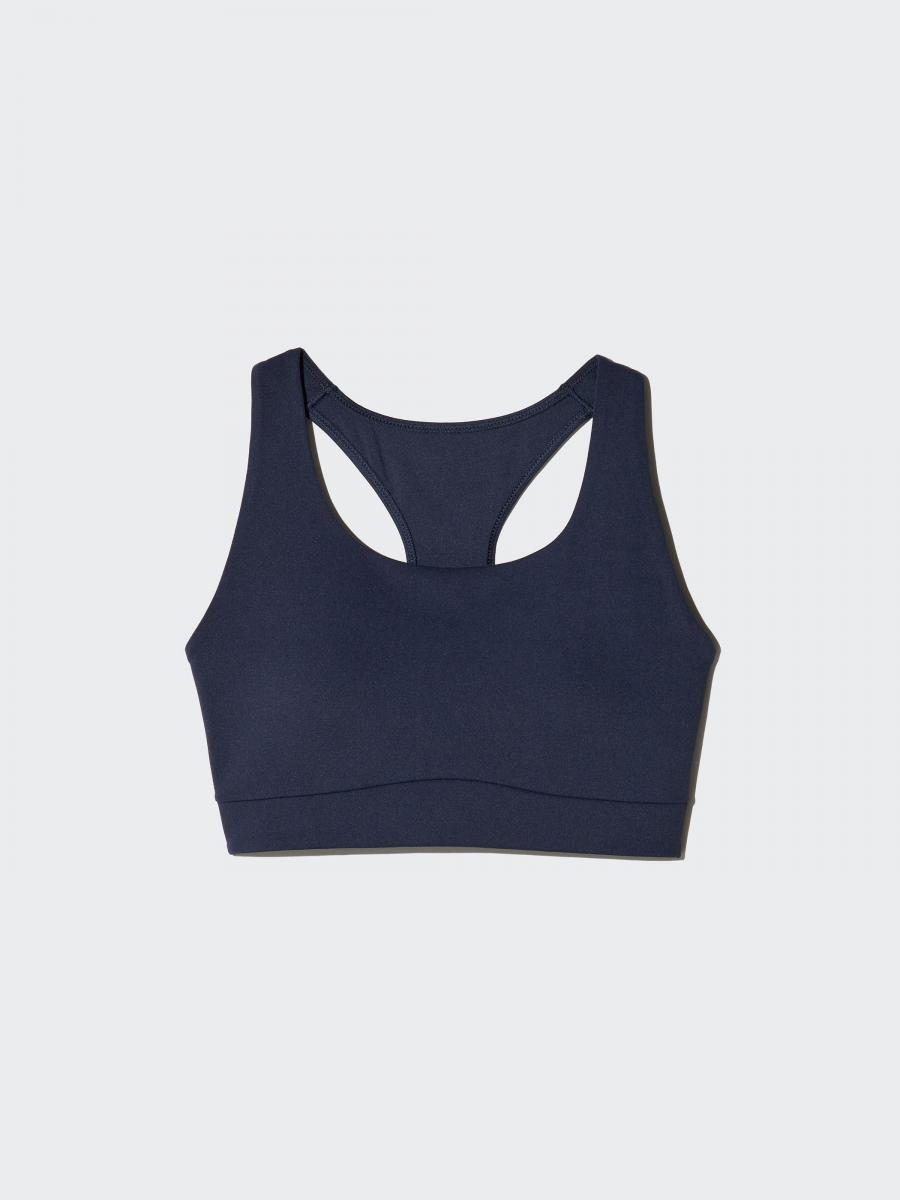 AIRism 布料則提供快乾效果，即使揮汗如雨，也能維持乾爽清新。搭配運動背心式設計，讓肩膀與肩胛骨活動自如，不論是瑜伽、慢跑或健身，都能自在應對。