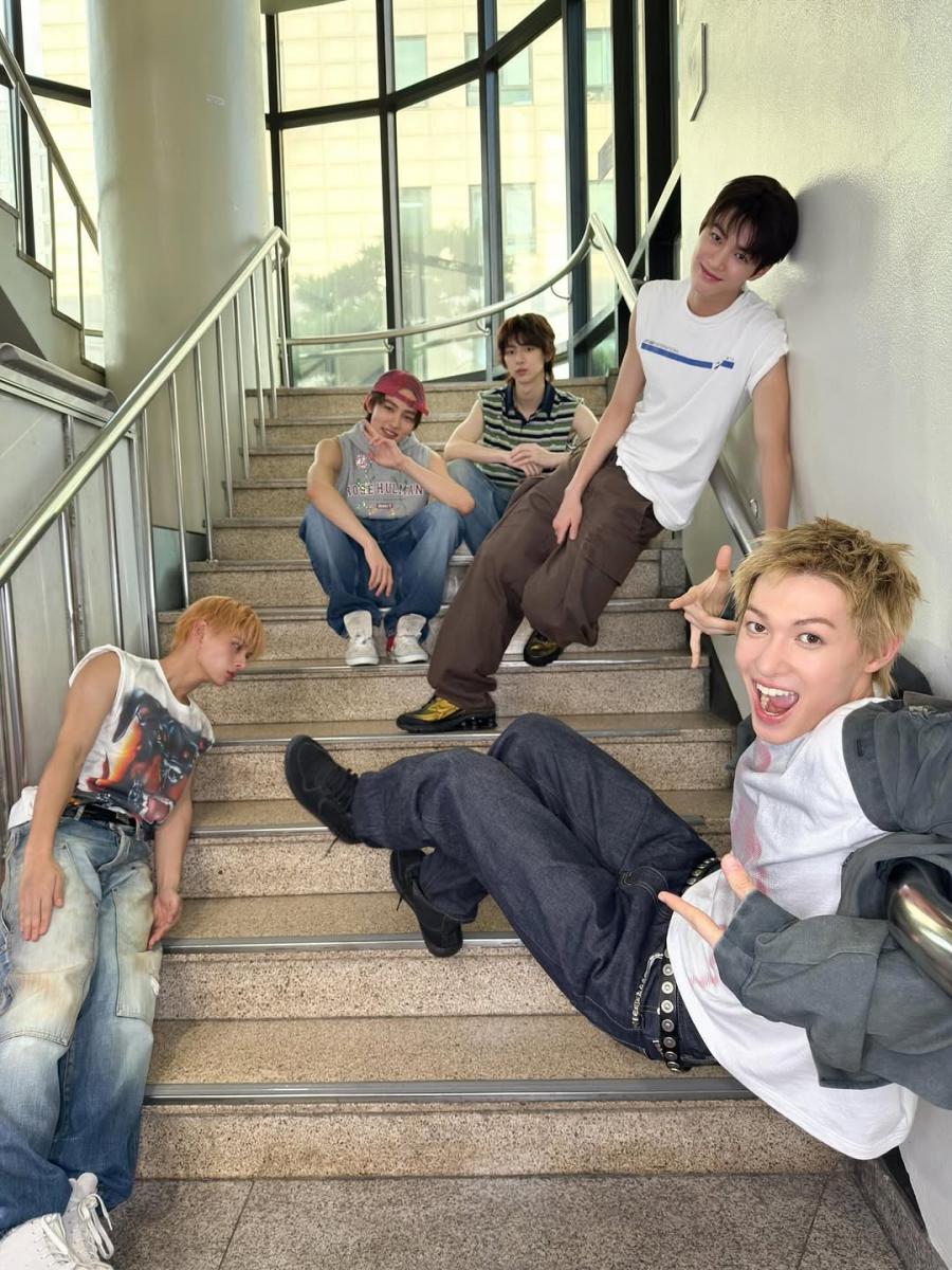 CORTIS 成員包含 Martin（隊長）、James、Juhoon、Seonghyeon 和 Keonho。每位不僅是表演者，更是作品的創作者！