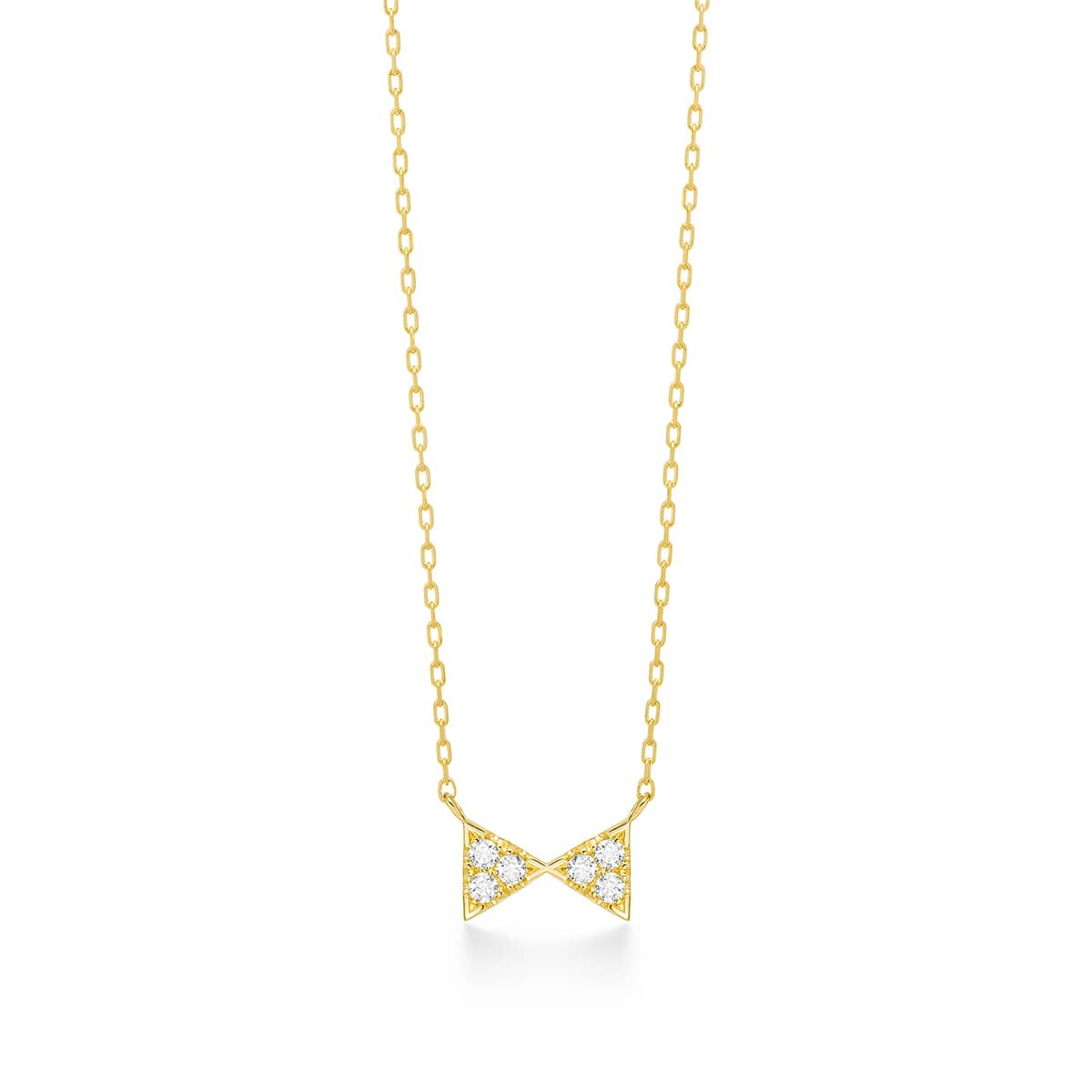 日本品牌 AHKAH 近年來積極提升品牌定位，從 Logo 到產品設計皆展現新氣象。這款 Sebron 密鑲項鍊，以18K黃金勾勒出小巧蝴蝶結輪廓，點綴上總重0.04克拉的密鑲鑽石，閃耀而不浮誇。