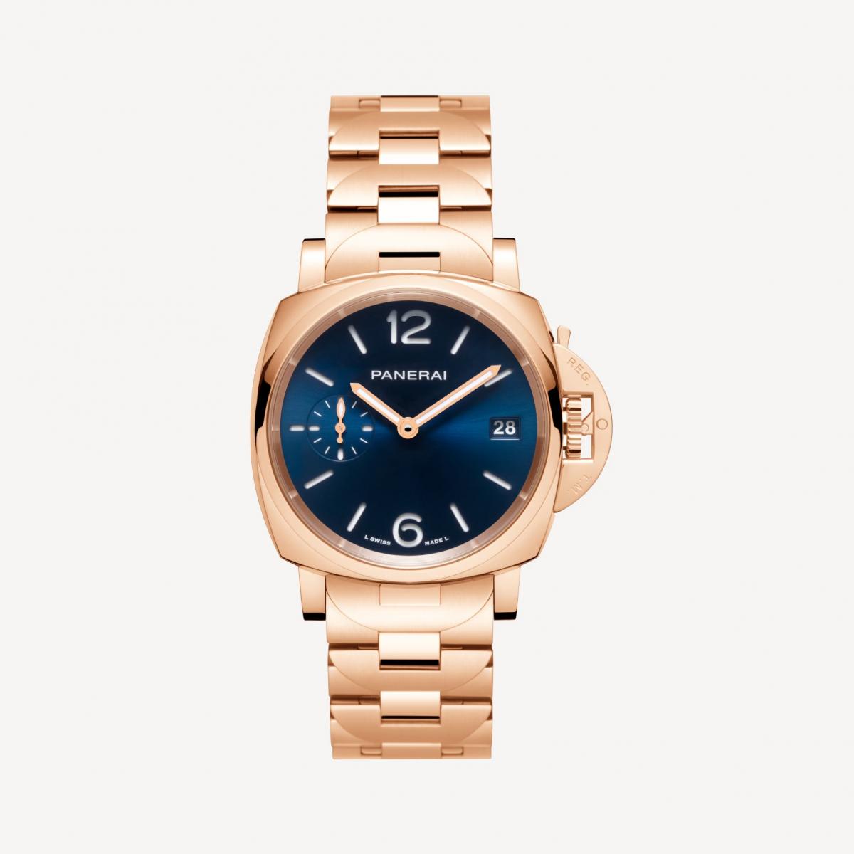 Luminor Due TuttoOro 腕錶，以藍色太陽放射紋錶盤對話拋光 Goldtech™ 金質錶殼，展現陽剛與優雅的矛盾之美。沛納海一向以硬朗聞名，但這枚38毫米的尺寸與金質錶帶，卻讓它多了一份柔和。