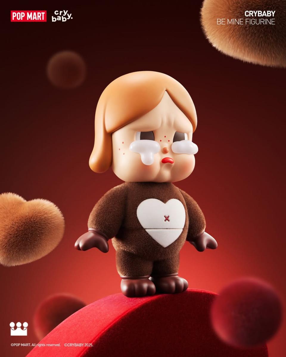 然而，事實是，過去半年來，泡泡瑪特母公司的市值已下跌逾 20%。根據《Companies Market Cap》統計，泡泡瑪特自去年 8 月股價來到高點（受惠於「迷你版」拉布布上市）後，便開始出現回落。截至今年 1 月 5 日，股價已下跌超過 20%，最新市值降至 2,685 億港幣（約 1 兆新台幣），市值蒸發近 400 億港幣（約 1,612 億新台幣）。究竟，泡泡瑪特遇到了什麼問題？