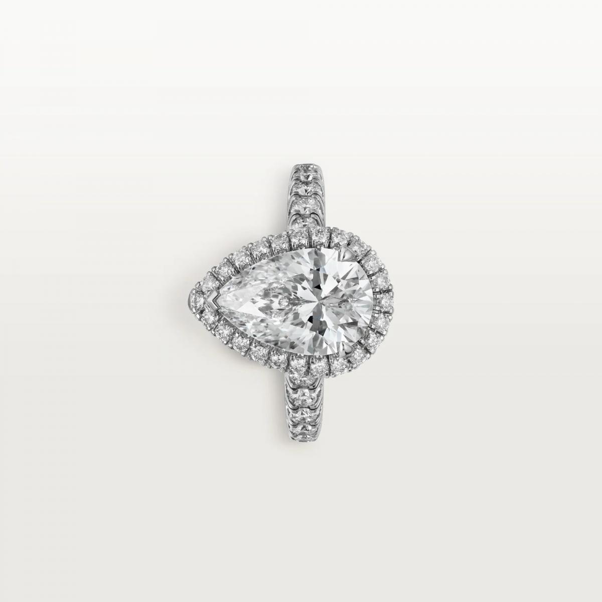 在挑選鑽石時，最核心的評鑑依據就是4C—— Carat 克拉、 Cut 切工、Color 色澤與 Clarity 淨度。