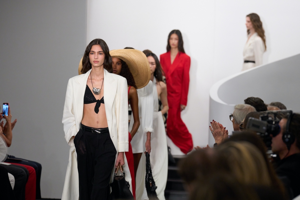 ​​​​​​​在紐約麥迪遜大道 650 號的總部，Ralph Lauren 選擇以極為私密卻富有象徵性的場地發表 2026 春夏女裝系列。