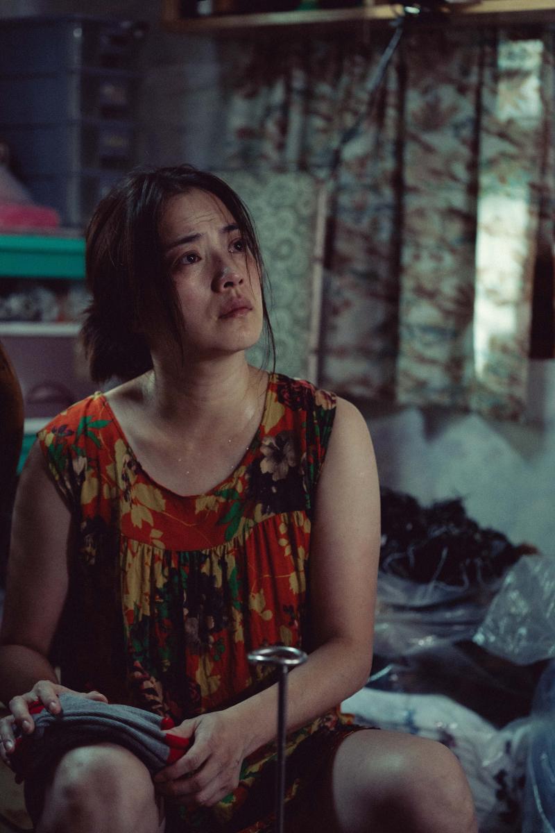 雖然過去已經詮釋過不少母親角色,但《我家的事》中的阿秋,卻是高伊玲演過最「懨」的一個。