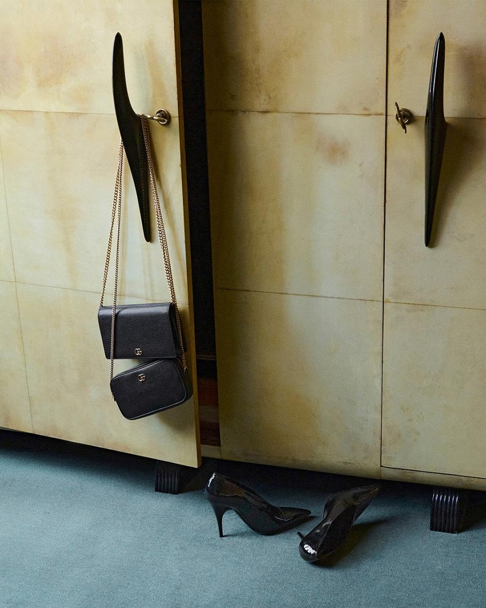 近日，開雲集團新執行長 Luca de Meo 在股東大會上表示，他將致力於讓公司重新回到正軌，其中包括明確且果斷的決策。他坦言：「這些決策可能不會太輕鬆！」他強調，未來幾個重點方向將包括：持續降低集團負債、降低營運成本、以及在必要情況下調整、重組或重新定位旗下部分品牌。他對接下來的改革賦予信心，表示：「我們會讓集團回到它應該在的位置。」