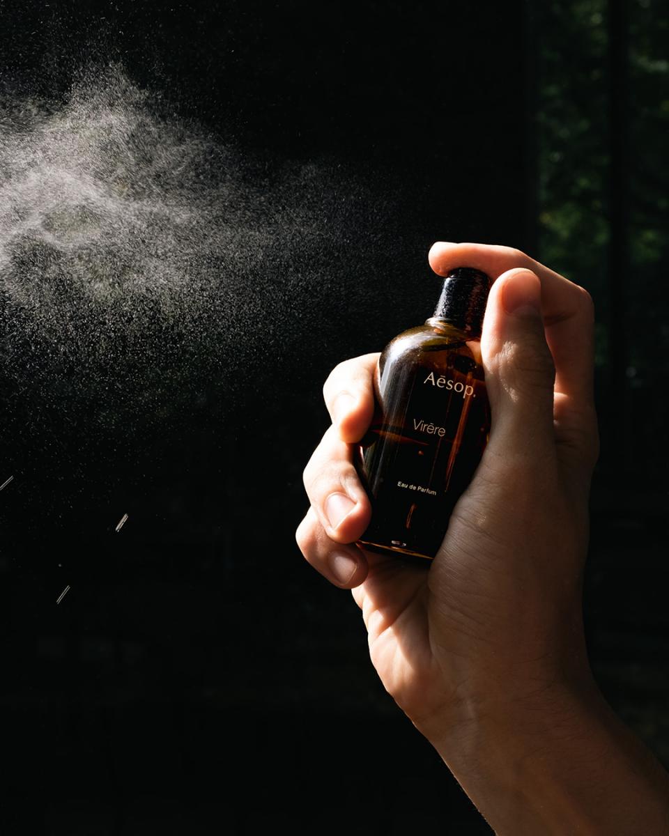 根據 Aesop 母公司萊雅（L'Oréal）提供的 2025 上半年營收財報，整體營收達 224.7 億歐元（約新台幣 7,985 億元），與去年同期相比成長 3%；營業利潤達 47.4 億歐元（約新台幣 1,685 億元），年增 3.1%。財報中特別點名旗下 Aesop 的營收成果，實現「雙位數成長」。面對增速放緩的美妝市場，Aesop 持續逆風前行，展現出高度抗壓性，實力不容小覷。