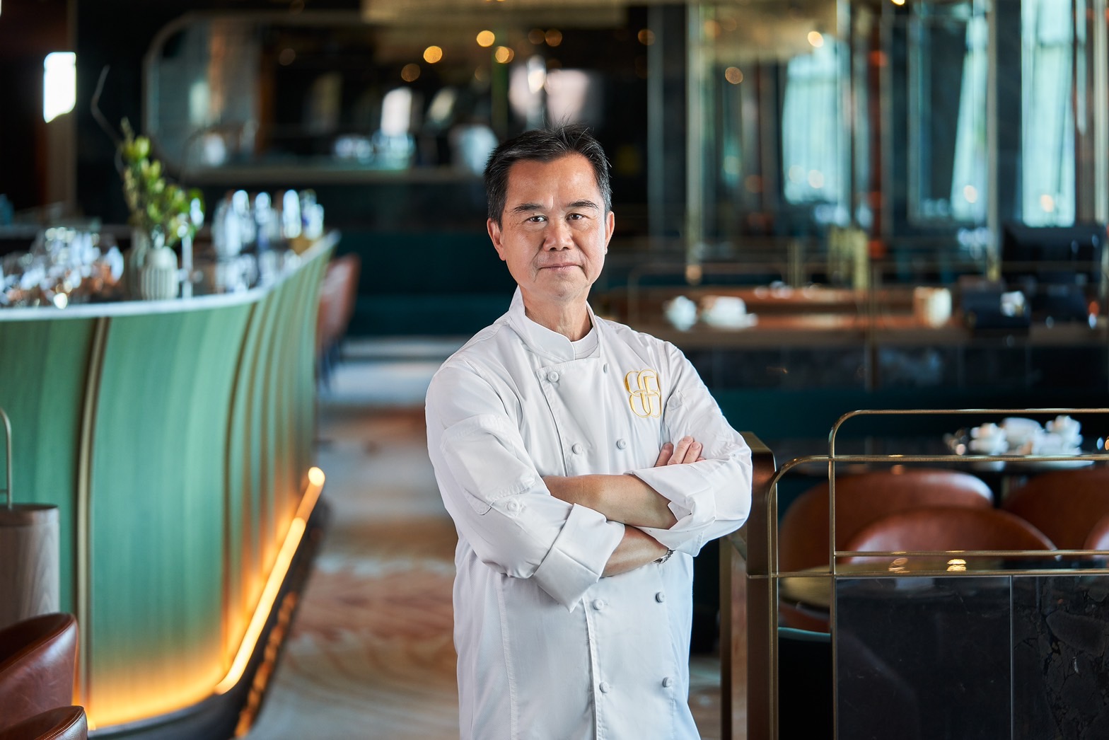 過去曾帶領文華東方雅閣摘星，時任捌伍添第創始主廚、貳零捌公館靈魂人物謝文師傅，於2025年9月23日因肺炎在香港辭世，享壽70餘歲。