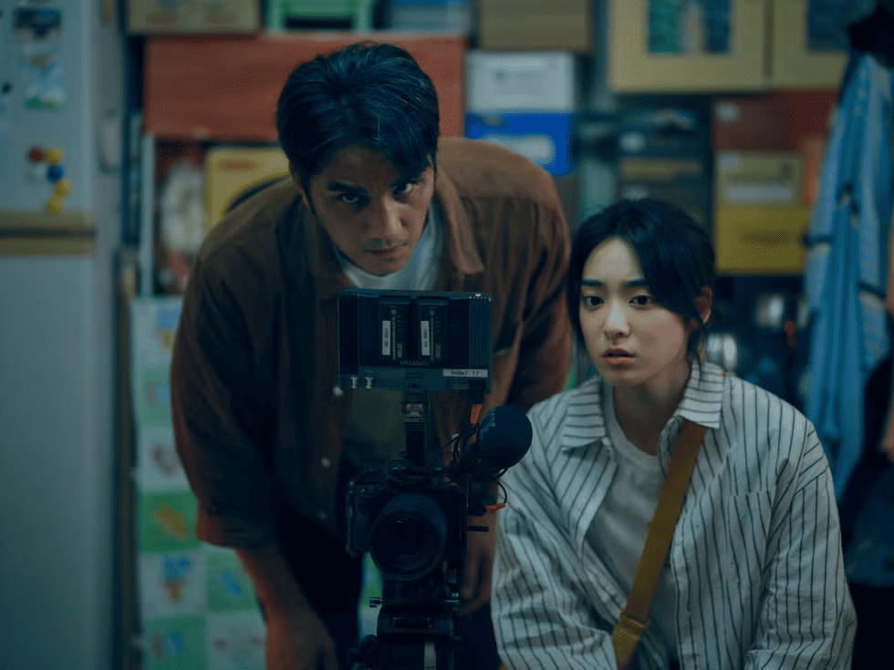 程予希這次將飾演貫穿劇情的重要角色：心理師周品瑜，將會與觀眾一起層層剝開謎底。除此之外，《如果我不曾見過太陽》還集結了江齊、馬志翔、姚淳耀、江宏恩、石知田...等實力派演員，超華麗的陣容光想像就非常過癮！