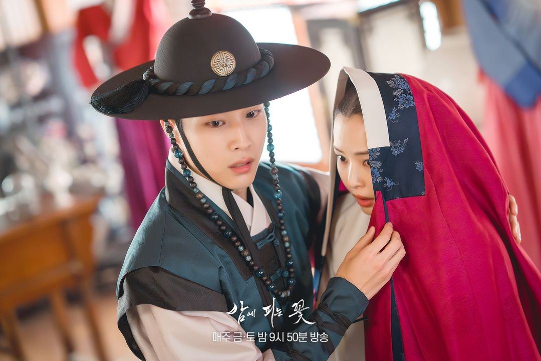 《夜晚盛開的花》劇照