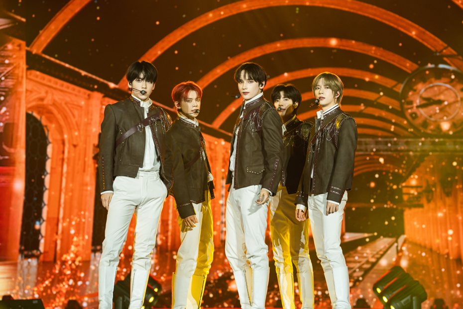 今日又驚喜宣布「Tomorrow X Together World Tour〈Act : Tomorrow〉」巡迴演唱會,在跑遍韓國、美國、日本、歐洲後,也將會於明年 1 月 31 日登陸台北,並且直攻台北大巨蛋。