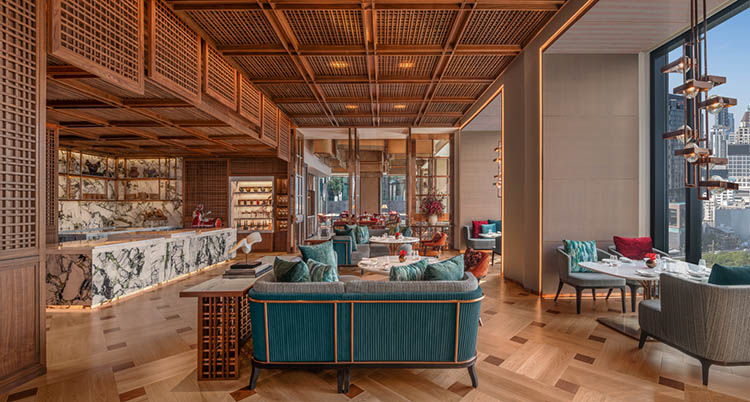 酒店最主要的餐廳Lily's是一間以創意與互動為靈魂的現代餐廳，結合了亞洲與歐洲料理的靈感。