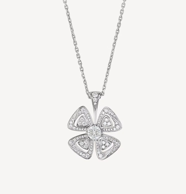 寶格麗「Fiorever」18K白金鑲鑽項鍊，約NTD 468,400