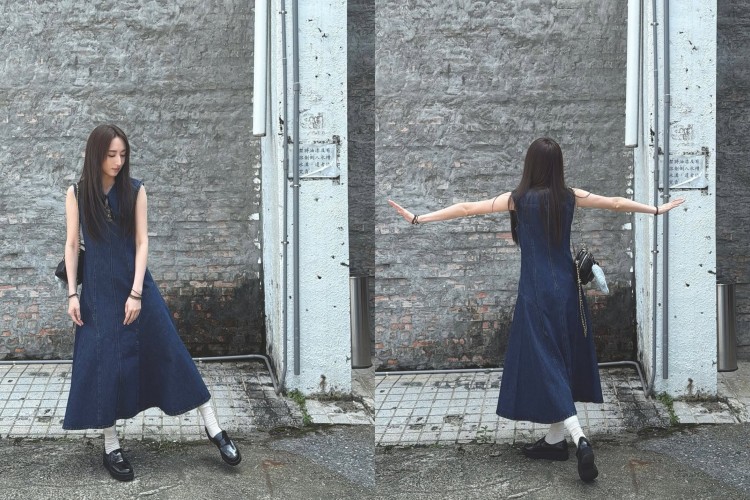 減齡穿搭也可以很簡約！以一件式深色牛仔連身裙為主體，深藍色調映襯膚色柔和，整體氛圍輕盈又不失質感。