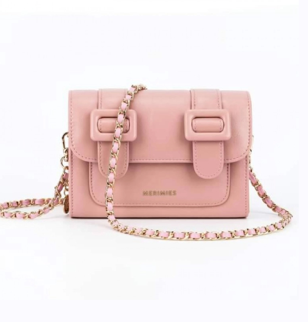 Merimies裸粉色鏈帶包，約NTD 1,990