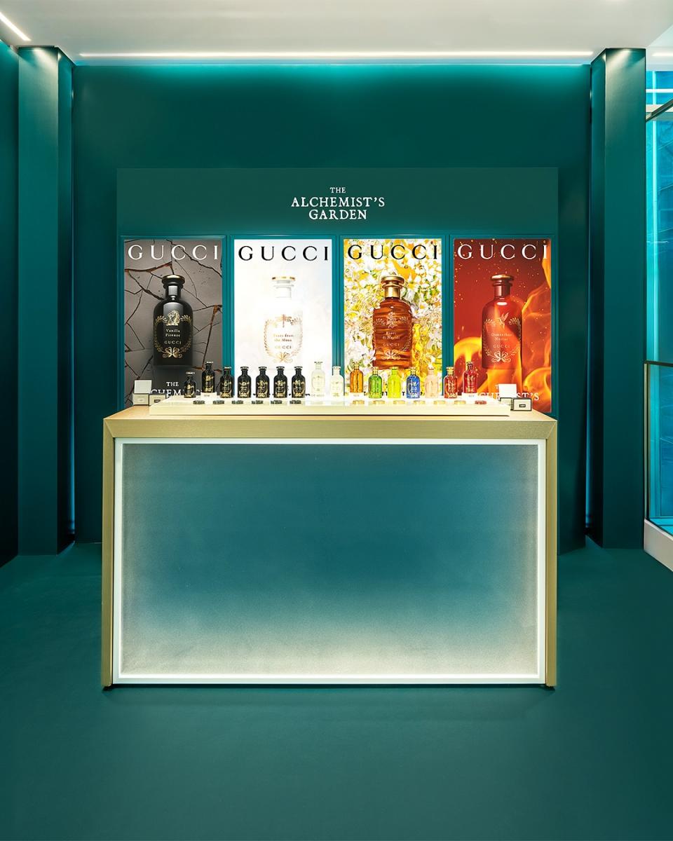 作為全球最大美妝集團，萊雅（L’Oréal）近日宣布收購 Gucci 母公司開雲集團（Kering）的美妝部門。協議內容包括：出售英國香氛品牌 Creed，以及開雲旗下三大品牌——Gucci（自 2028 年起）、Bottega Veneta 和 Balenciaga——長達 50 年的美妝與香水授權協議。交易金額達 40 億歐元（約新台幣 1,422 億元），預計在 2026 年上半年完成交易，萊雅將向開雲支付特許品牌使用費。