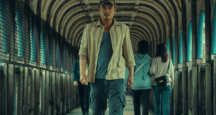 屢獲第59屆金鐘大獎的《八尺門的辯護人》中，阿民（范逸臣 飾）走過陸橋的畫面，也在觀眾心裡烙下熟悉的印記。