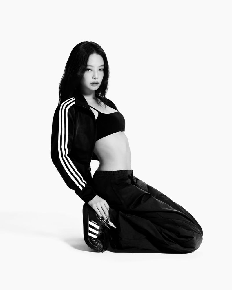 Adidas 在今年來到第二名，受益於 Adizero 系列跑鞋，在全球迎來卓越的營收成績。延續馬拉松賽事熱潮，成功將「速度美學」融入日常穿搭，實力不容小覷。公司最新市值來到 332 億美元（約 1 兆新台幣）。執行長比約恩·古爾登（Bjørn Gulden）形容 2025 年是「成功的一年」，在所有地區實現強勁增長，並強化品牌三大核心：運動表現、舒適感、生活風格。