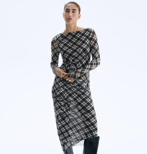 想要低調又不失亮點？相信這件H&M黑白格紋的透膚網紗中長版洋裝，絕對是秋冬穿搭的秘密武器！