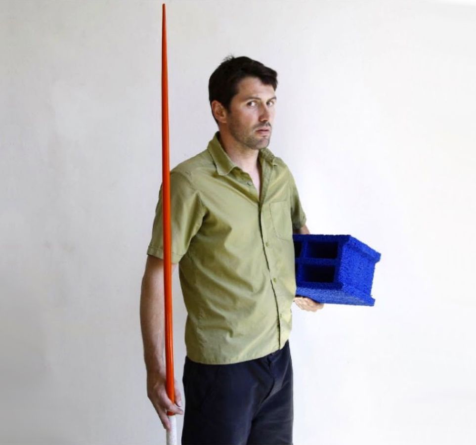 法國當代藝術家 Laurent Perbos（洛朗·佩博斯）以巴黎奧運雕塑名作《美與姿態》享譽國際，近期更攜作品亮相澳門新濠天地（City of Dreams Macau），打造雙展覽。Laurent Perbos 將經典維納斯雕塑與運動元素巧妙結合，透過顏色、比例與材質的變化，創造超現實且互動的觀賞體驗。此次展覽不僅讓藝術突破傳統畫廊與博物館框架，也吸引廣大觀眾在澳門新天地近距離感受藝術與運動的融合魅力，成為城市文化新焦點。