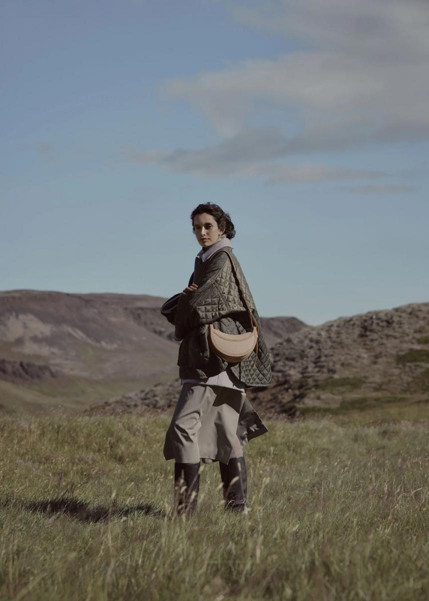 這款半月包「Numéro Dix」，是 Polène 最火紅的包款之一