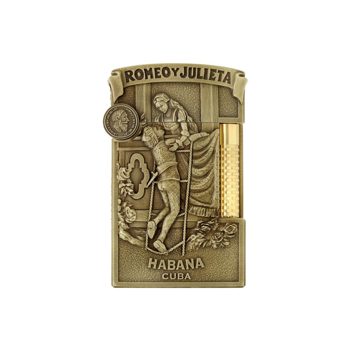 S.T. Dupont 將莎士比亞筆下的經典愛情故事《羅密歐與茱麗葉》（Romeo and Juliet）化為立體雕刻。打火機正面呈現羅密歐夜探陽台的著名場景，搭配仿舊黃銅質感與金色滾輪，細節繁複而富有戲劇張力。作品融合文學浪漫氣息，是極具故事性的收藏佳作。