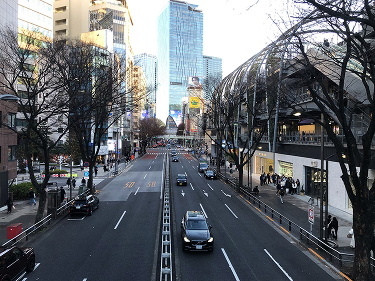 亞洲排名最前面的是「東京」位居第四，街區更新從澀谷一路燒到麻布台，鐵路、步道、公共空間都在同步進化，讓這座超過3,600萬人口的特大城市維持驚人的秩序感。