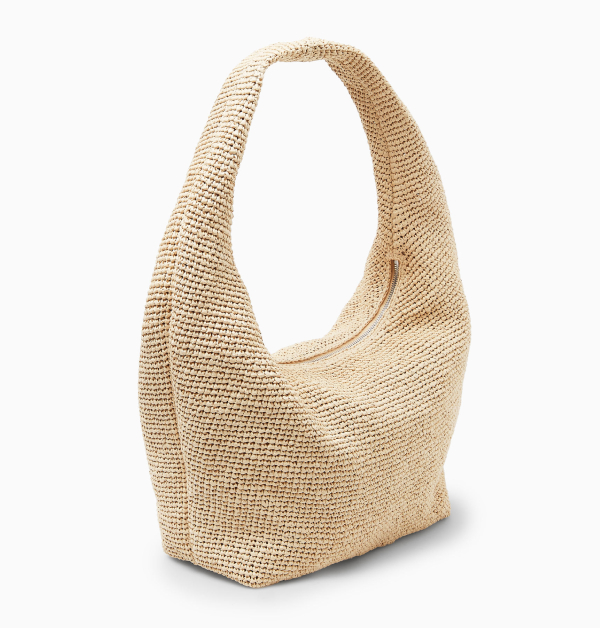 《Bella儂儂》讀者們，如果怕上頭介紹的青草綠同款太過鮮豔，低調的人可以考慮選擇這款自然的米色調，既百搭又溫暖，輕鬆融入各種日常造型。