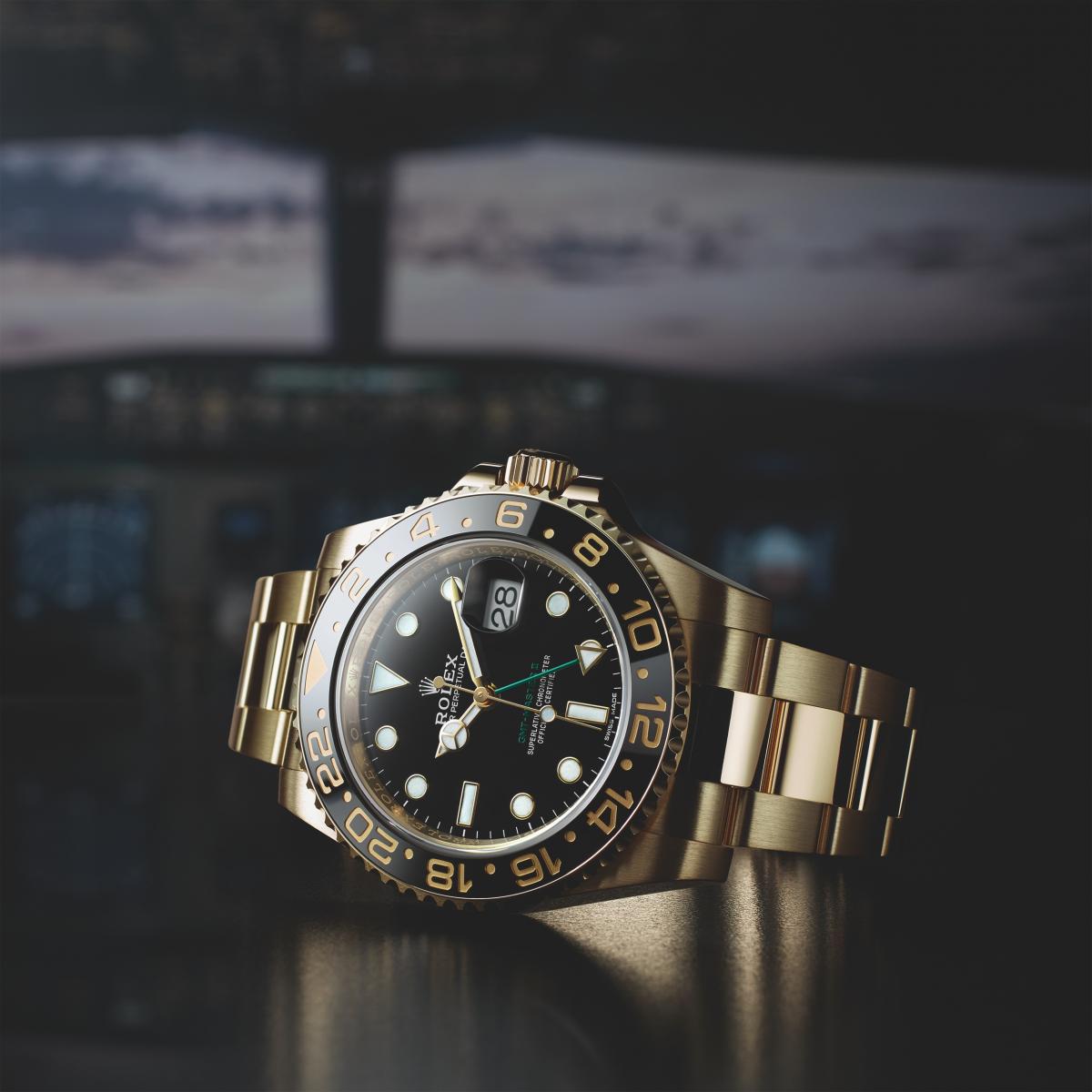 首款配備 Cerachrom 陶質字圈的 GMT-MasterII(2005年),18K黃金,型號 116718LN。