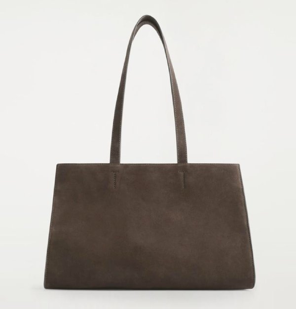 這款COS深棕色麂皮磁吸托特包，以柔軟細膩的麂皮打造，觸感溫潤且富有層次感。簡約俐落的托特造型，搭配磁吸開合設計，方便拿取的同時，保持整潔外觀。
