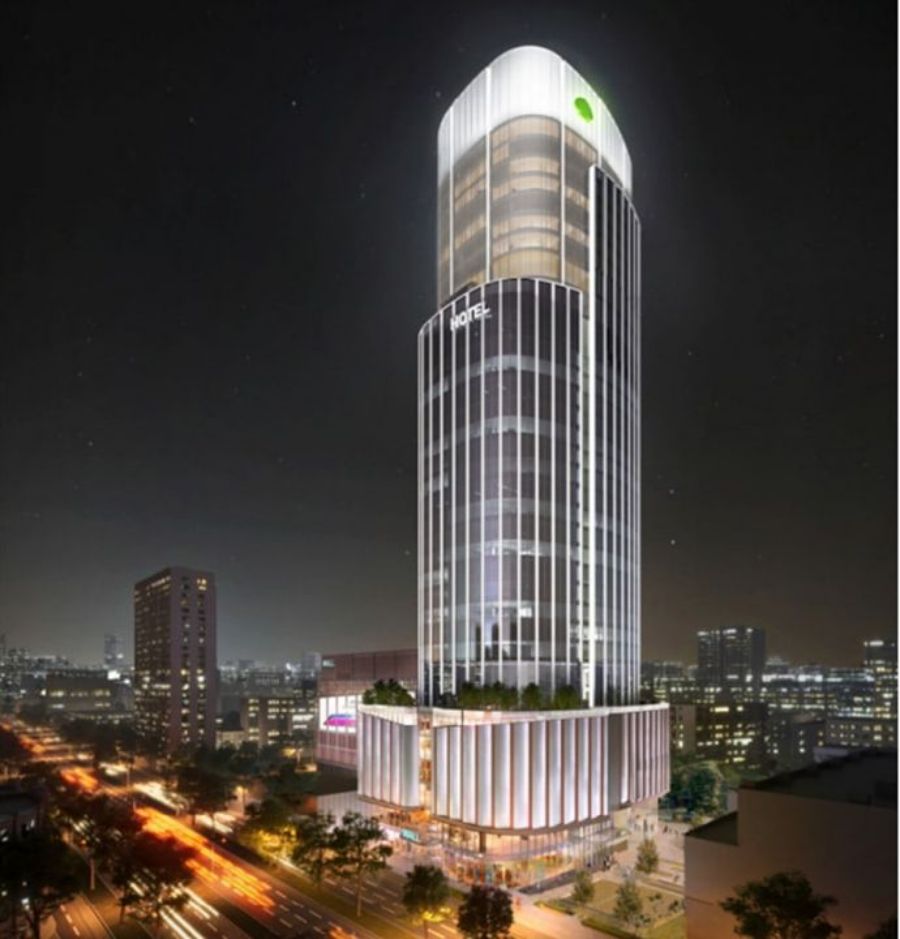 台北 101 首度進軍中台灣，與國泰人壽共同推出「國泰置地台中」計畫，將興建 34 層、高達 175 公尺的商辦大樓。規劃為：1 至 7 樓為百貨商場；8 至 24 樓為辦公空間；26 至 34 樓為飯店。置地廣場將匯集頂級國際精品品牌，並結合商辦與高端飯店機能，打造全新地標。總樓地板面積達 4.7 萬坪，是目前中部最受矚目的大型商業開發案之一，預計最快 2029 年完工。