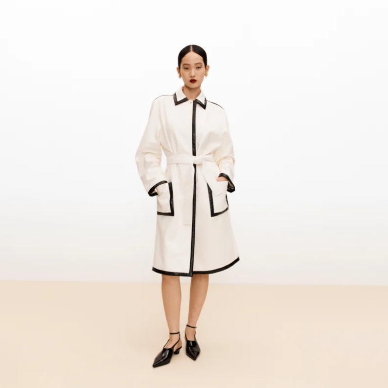 雙色鞋除了造型吸睛之外，與品牌長年合作的 Massaro 鞋履工坊更是幕後功臣。