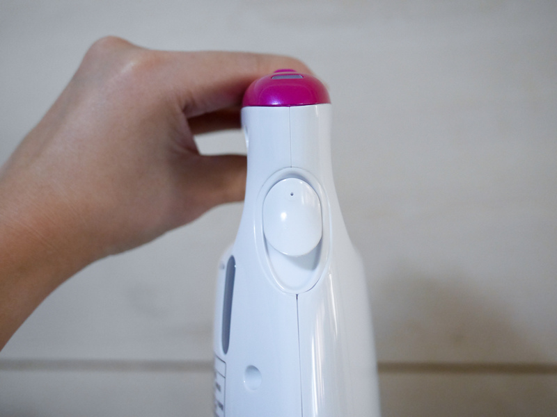 (蒸氣電熨斗開箱) Panasonic國際牌蒸氣電熨斗NI-FS470，輕巧好操作 掛燙/平燙2合1