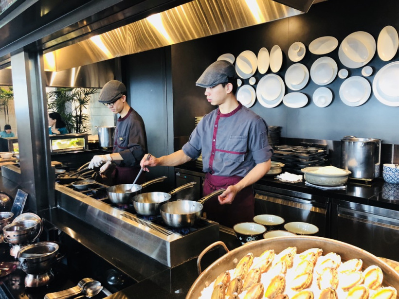 【伊康吃什麼】台北・吃到飽｜遠眺101的高空Buffet餐廳初體驗｜饗饗INPARADISE