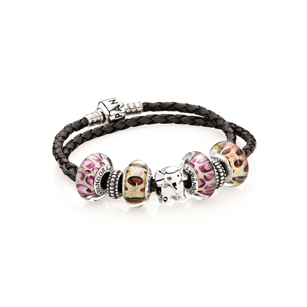 Pandora 可提供不同的吊飾,串成自己喜歡的手鍊等飾品,而單獨計算費用的半寶石吊飾,可方便控制在預算之內。
