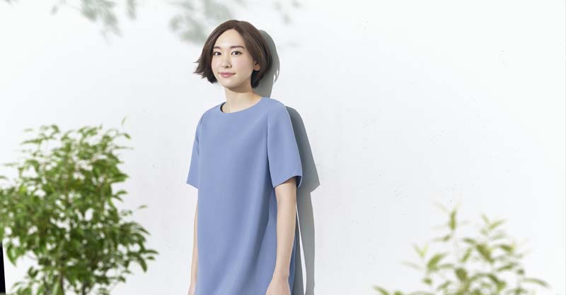 日本新國民女神-新垣結衣,成為Uniqlo最新輕柔垂墜風系列形象代言人。